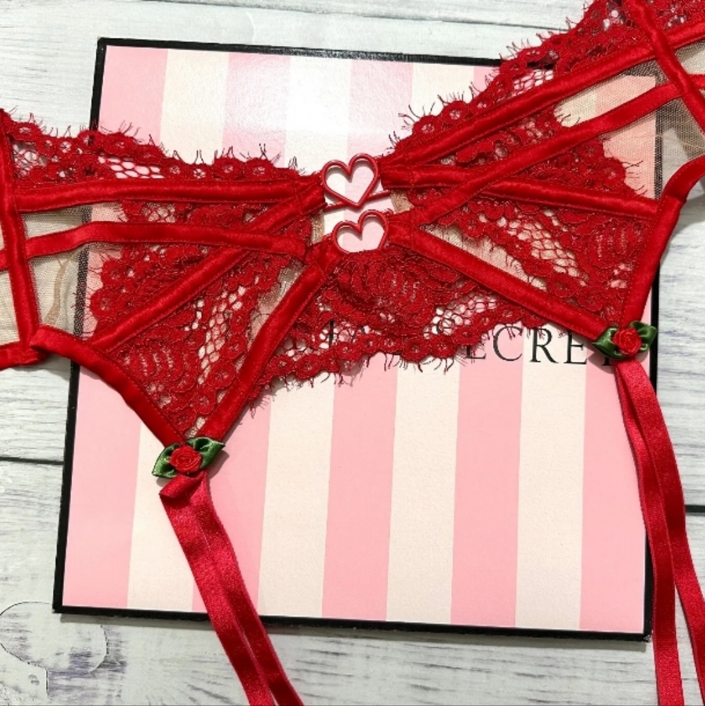V.S. For Love & Lemons Rose Lace Floral Garter Belt (Red) XS/S - Picture 6 of 6